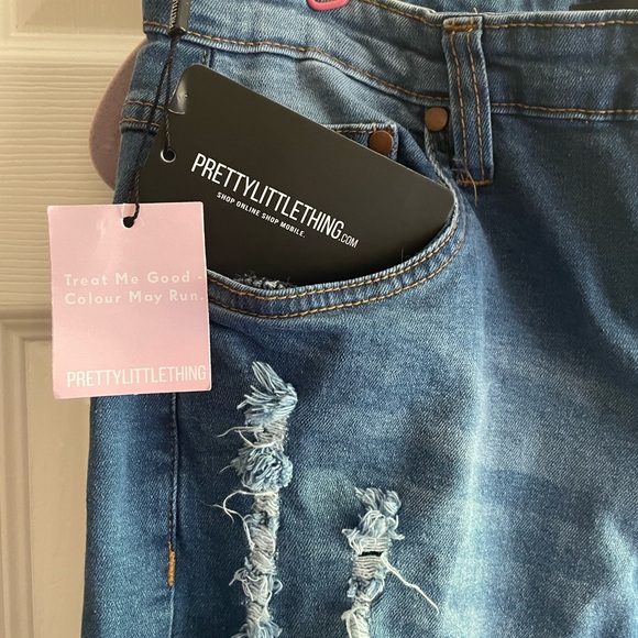 Distorted Jeans PRETTYLITTLE THING NWT - Picture 3 of 9